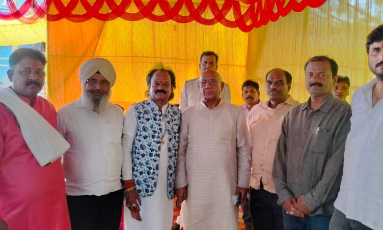 5 क्विंटल भोग श्रद्धालुओं के बीच वितरित किया गया. विधायक सरयू राय, भाजमो जिला अध्यक्ष सुबोध श्रीवास्तव सहित अन्य ने माता का दर्शन किया.